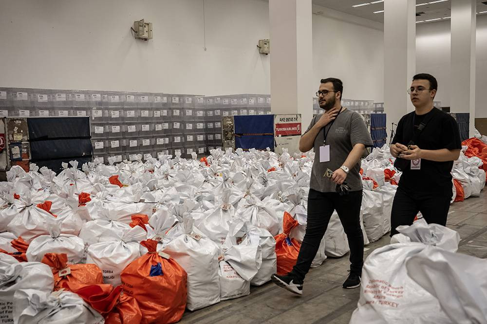 Yurt dışı temsilciliklerde kullanılan 1 milyon 817 bin oyun tasnifine başlandı - Resim: 12